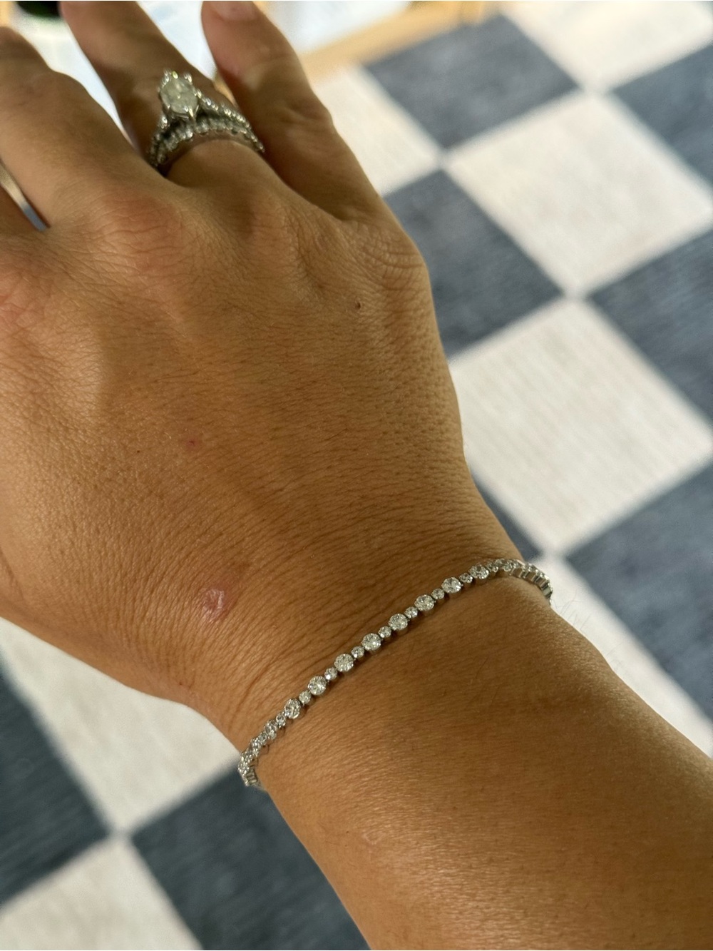 Authentic SWAROVSKI matrix tennis Bracelet - Sparkling White Stones adjustable